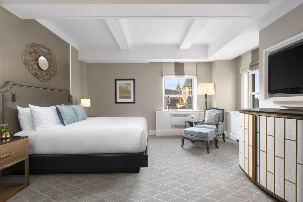 Luxurious Rooms and Suites